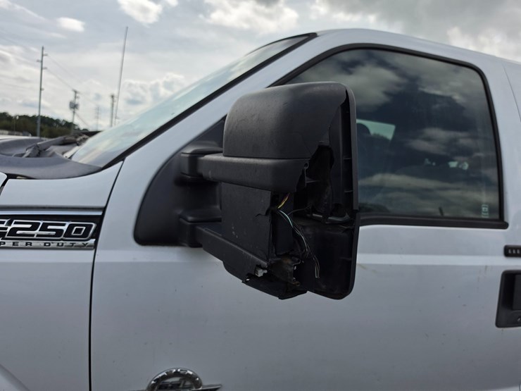 2011-ford-f250-image-13