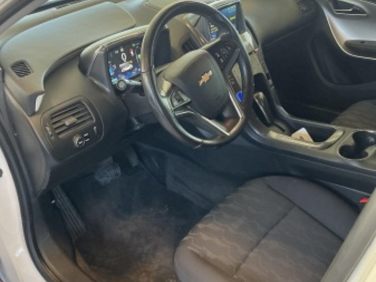 2015-chevrolet-volt-sdn-image-22