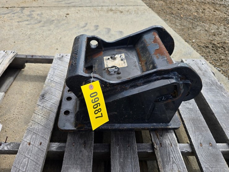 #9687-•-bobcat-mini-excavator-breaker-adapter-plate-image-2