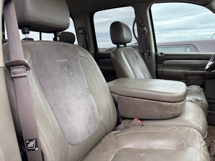 2004-dodge-3500-image-45