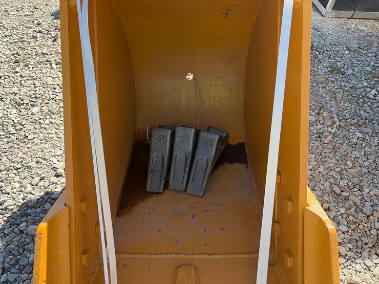 caterpillar-320-image-5