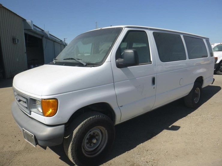 2007-ford-econoline-350-image-1