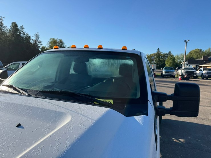 2013-ford-f550-image-9