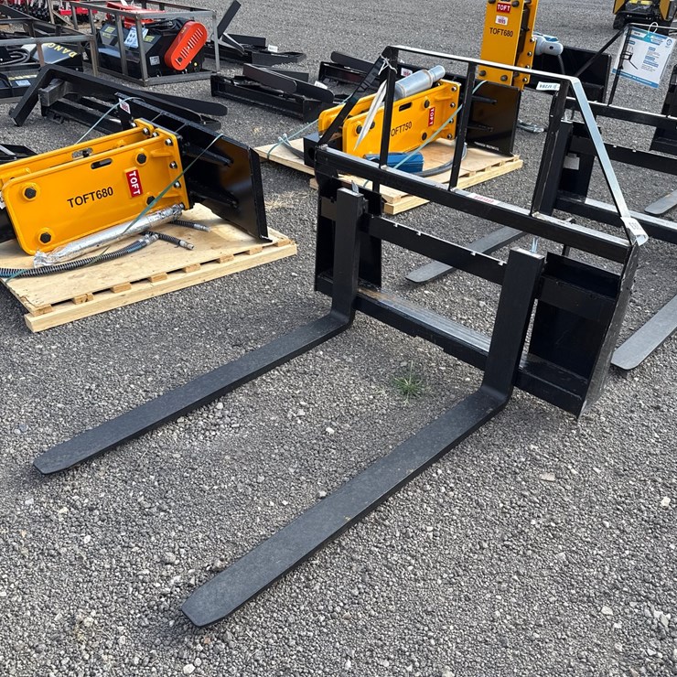 #1090 • 48" SKID STEER PALLET FORKS