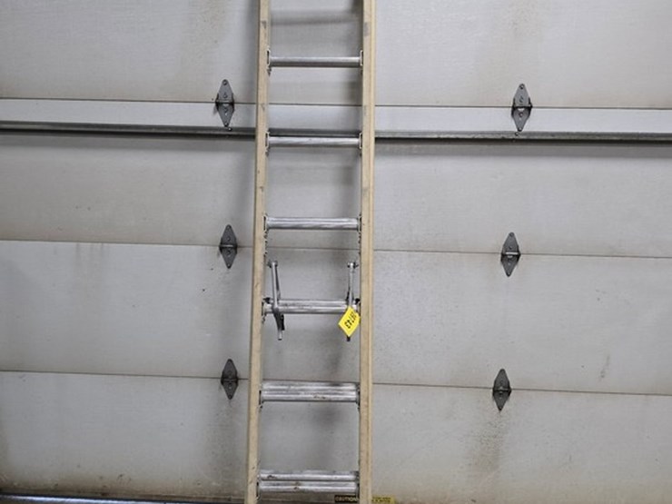 #9743-•-louisville-16'-extension-ladder-image-2