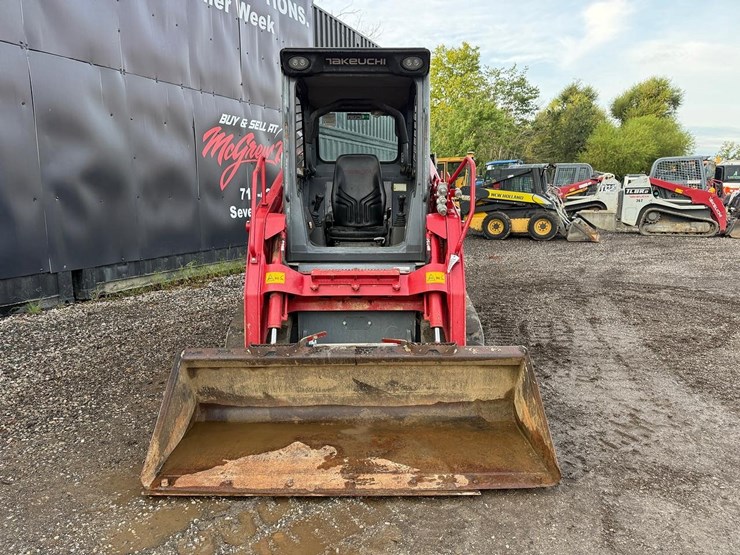 2023-takeuchi-tl8-image-7