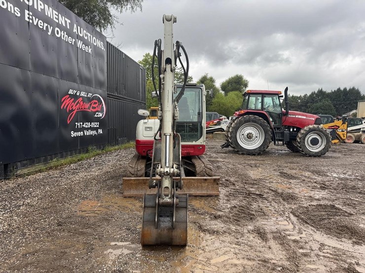 2016-takeuchi-tb260-image-9