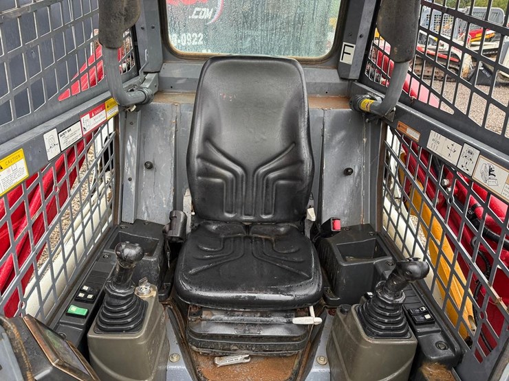 2023-takeuchi-tl8-image-20