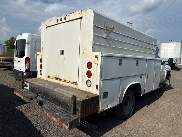 2008-chevrolet-3500-image-10