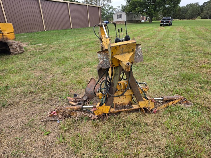 #25268-•-international-3082-series-a-back-hoe-attachment-image-3