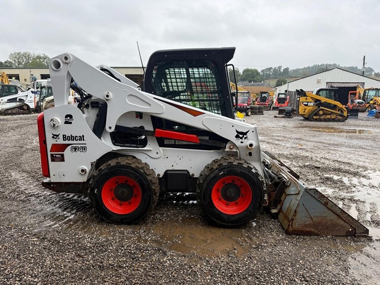 2022-bobcat-s740-image-5