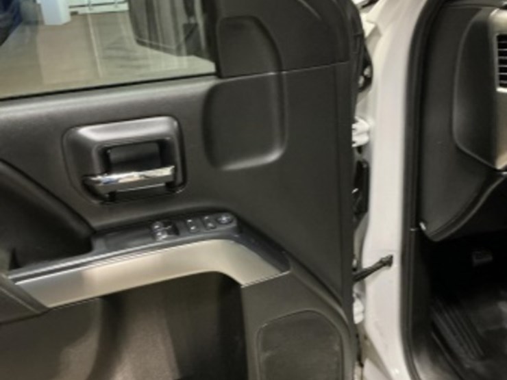 2018-chevrolet-silverado-1500-image-23
