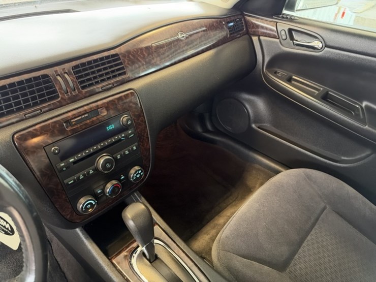 2014-chevrolet-impala-sdn-image-18
