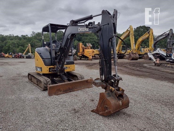 2016-deere-35g-image-39