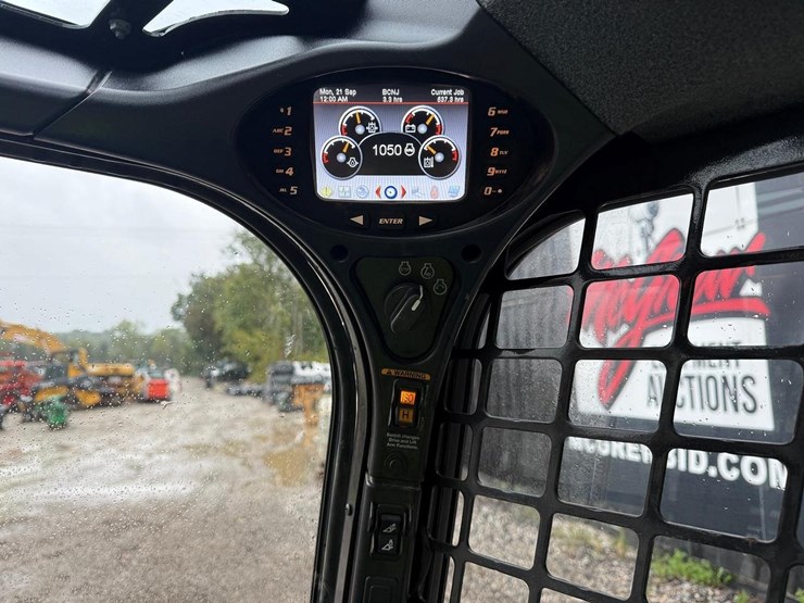 2022-bobcat-s740-image-21
