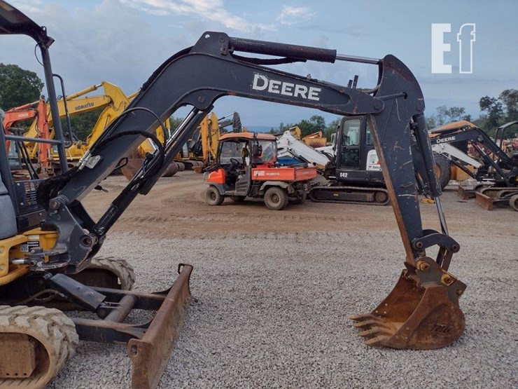 2017-deere-30g-image-25