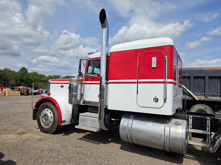 1984-peterbilt-359-image-9