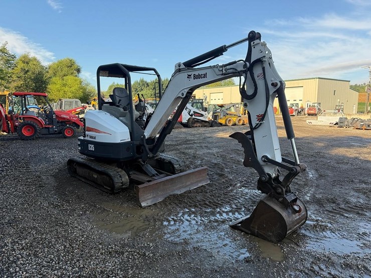 2016-bobcat-e35-image-6