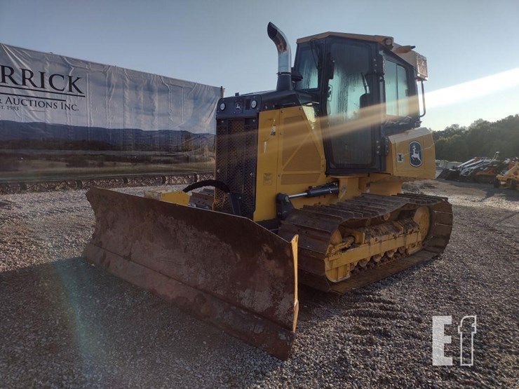 2023-deere-550k-lgp-image-36