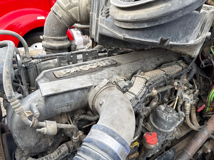 2016-kenworth-t880-image-21