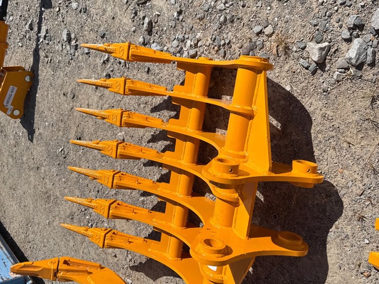 #52-•-giyi-cat-305-32"-excavator-rake-w/-teeth-inv#55145-image-4