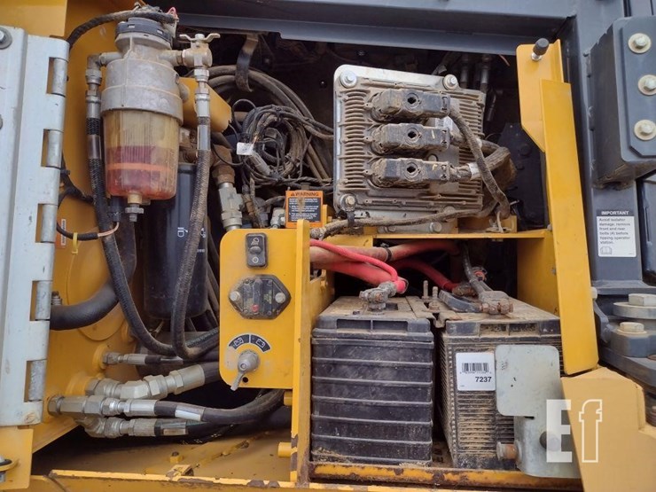 2016-deere-850k-image-37
