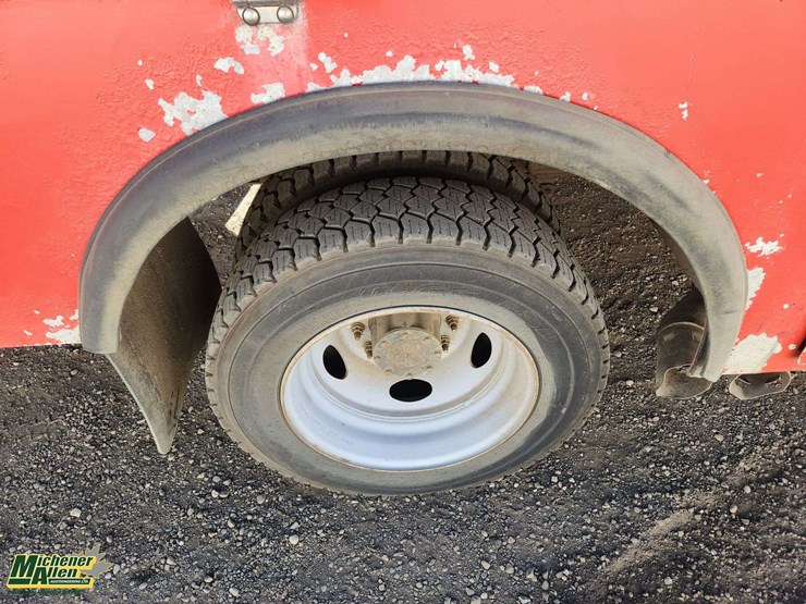 2011-ford-f550-image-11