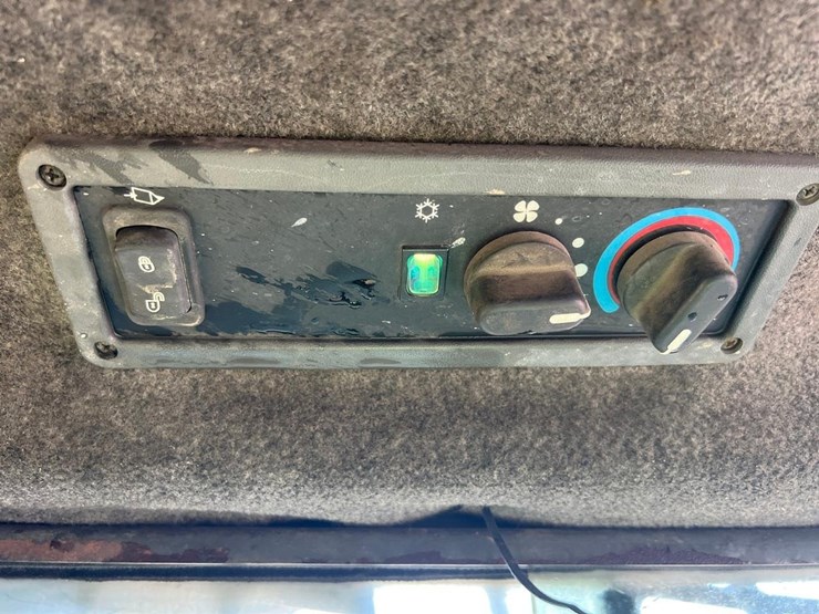 2006-new-holland-ls180-image-23