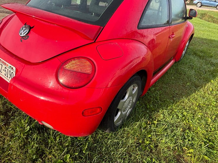 #1307-•-2001-volkswagon-beetle-(has-wi-title)-image-20