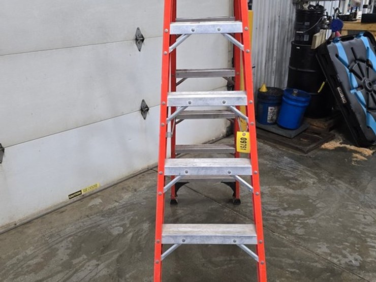#9751-•-louisville-6'-double-sided-step-ladder-image-6