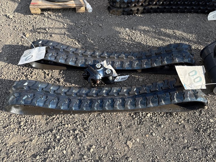 #1061-•-set-of-mini-excavator-tracks-&-quick-coupler-image-1