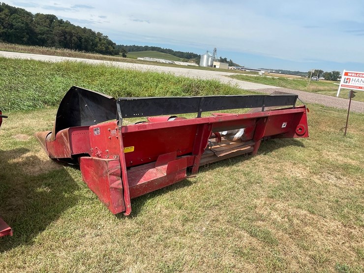 #1325-•-case-1063-(6)-row-corn-head-image-7