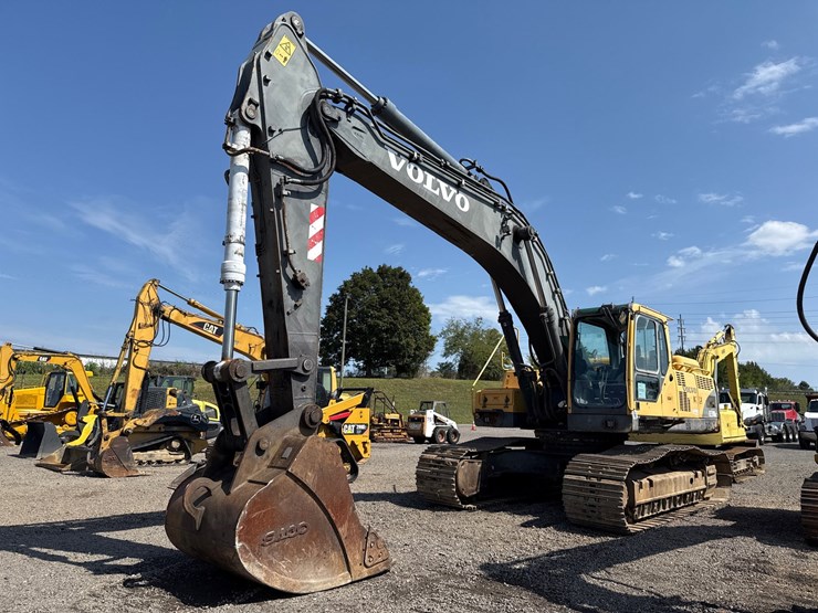 volvo-ec330-image-1