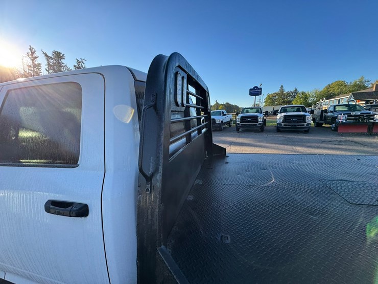 2020-dodge-3500-image-15