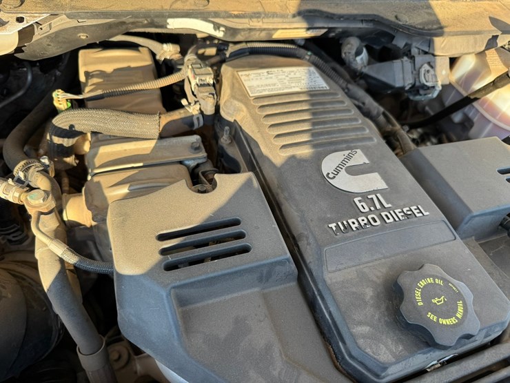 2020-dodge-3500-image-48