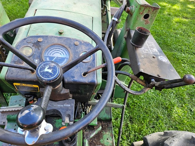 john-deere-2440-image-29