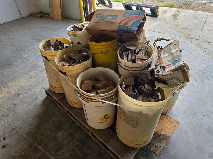 #9757-•-cement-form-clamps-image-4
