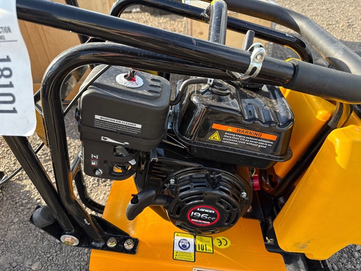 #1047-•-c90t-plate-compactor-image-4