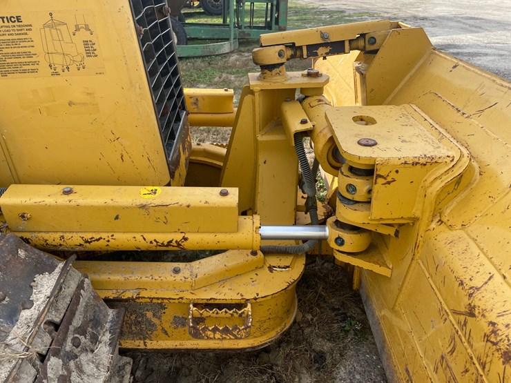 2005-caterpillar-d3g-xl-image-15