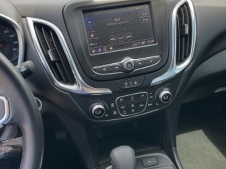 2024-chevrolet-equinox-lt-image-18