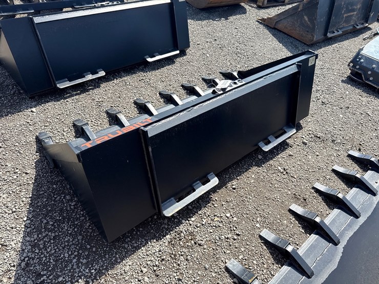 #2025-•-trubilt-66"-skid-steer-tooth-bucket-image-3