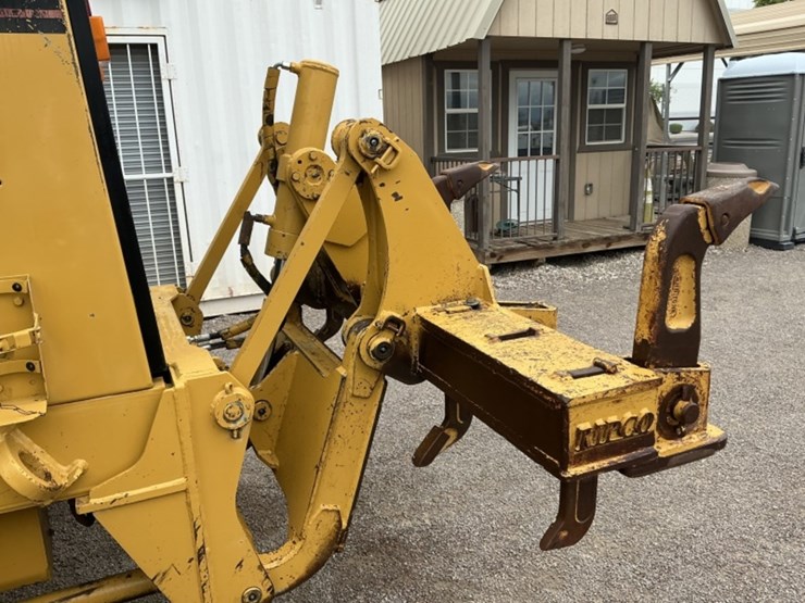 caterpillar-143h-image-14