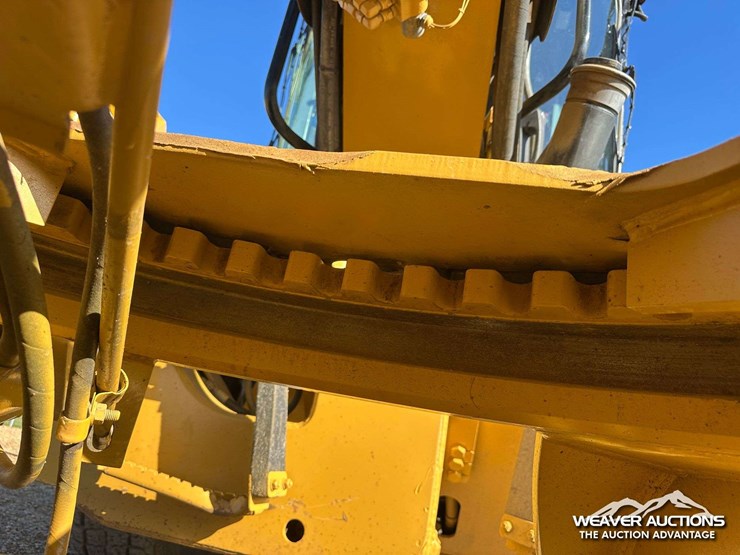 caterpillar-140m-image-20