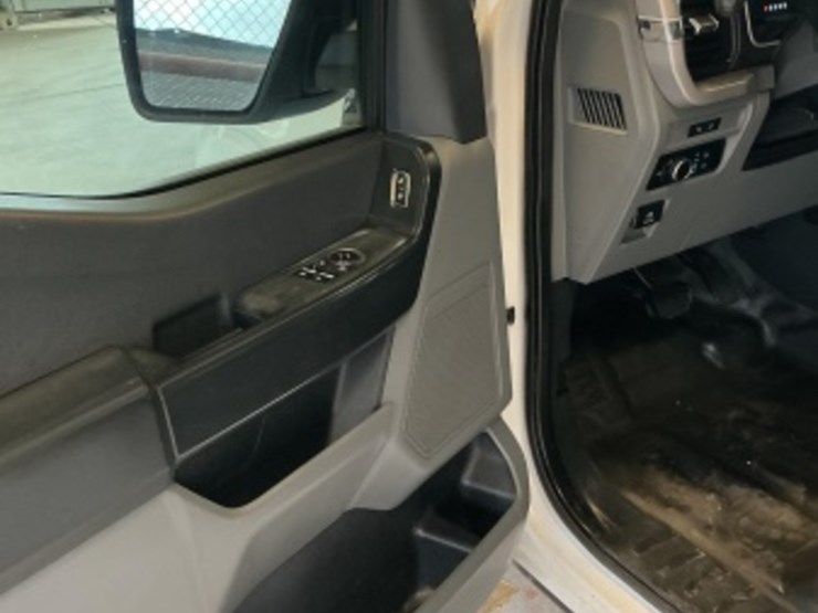 2023-ford-f150-image-23