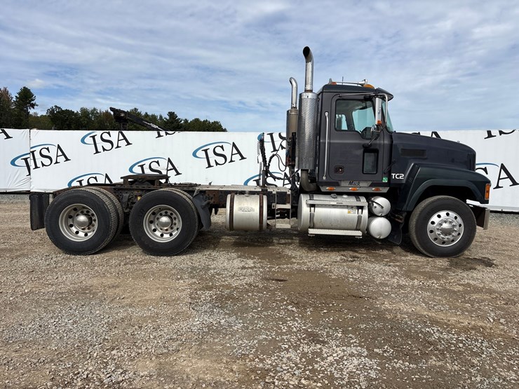 2004-mack-ch613-image-6