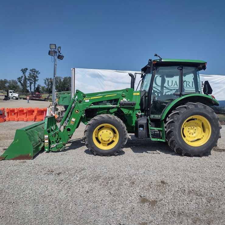 JOHN DEERE 5100E