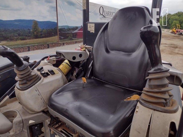 2016-deere-35g-image-10