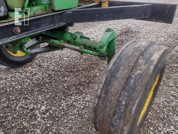john-deere-2520-image-26