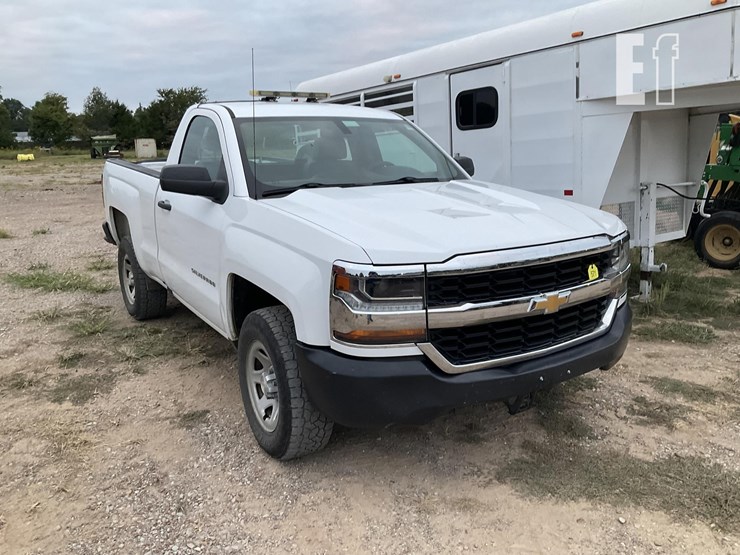 2018-chevrolet-silverado-1500-image-1