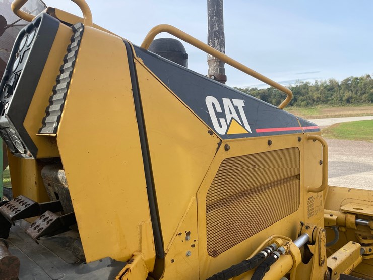 2005-caterpillar-d3g-xl-image-21